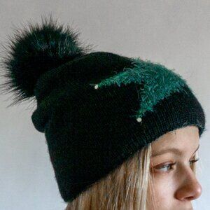 Wegener Knit Winter Hat One Size Black/Green w/Pompom /Star Designed in Germany